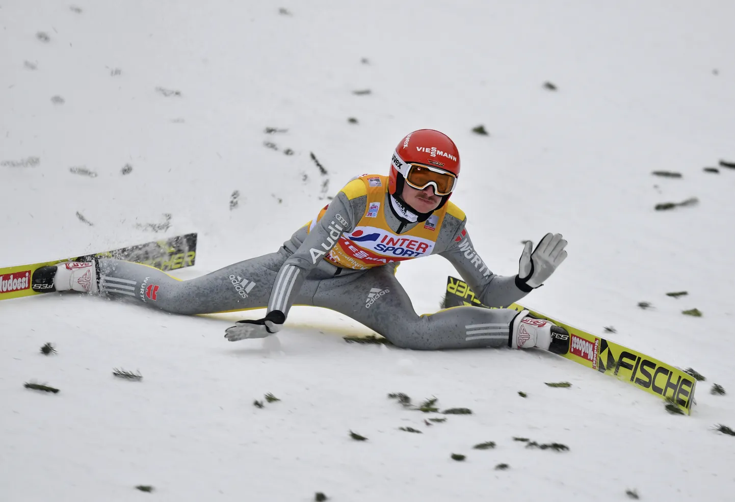 Richard Freitag kukkus Innsbruckis.