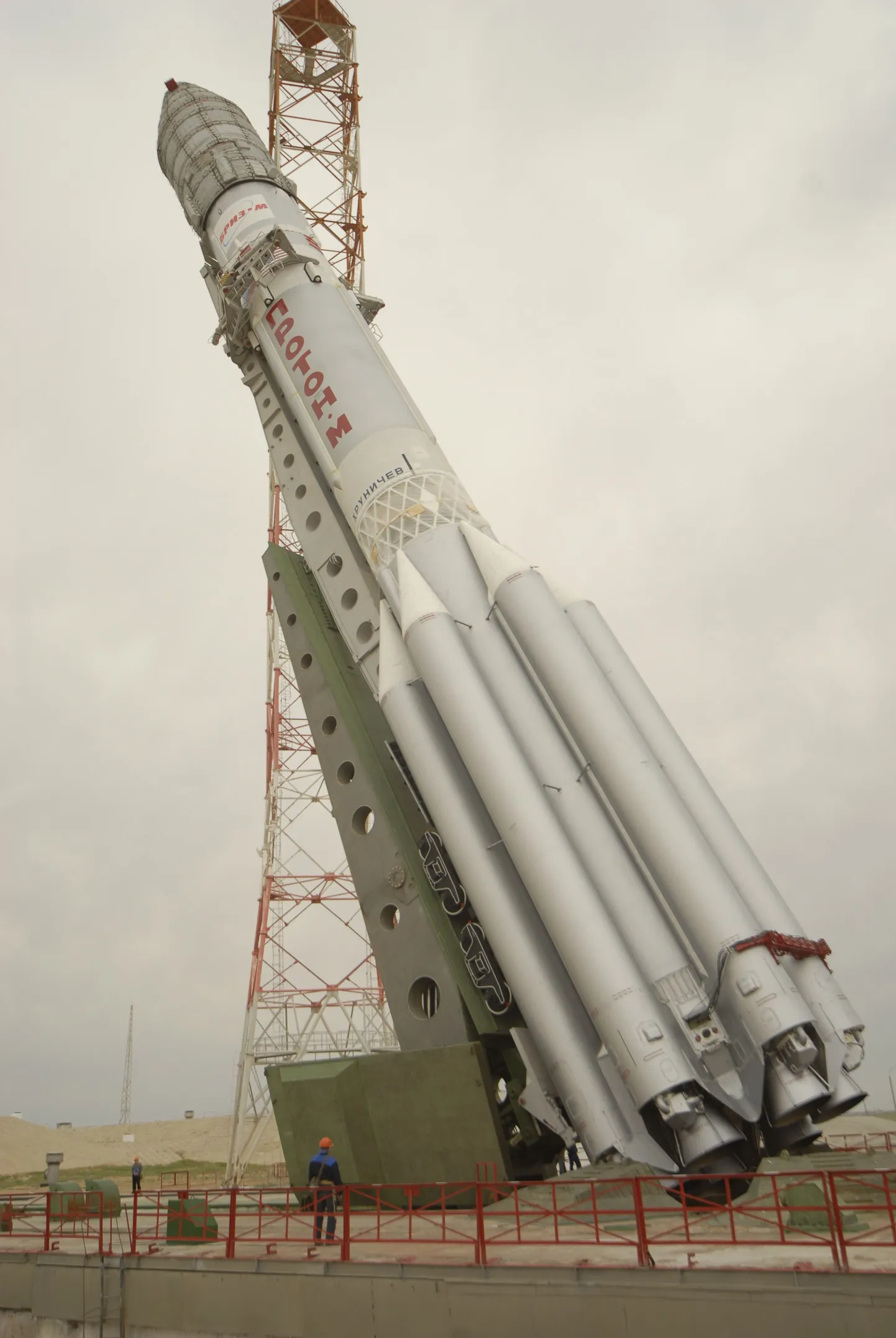 Proton-M rakett Baikonuri kosmodroomil.