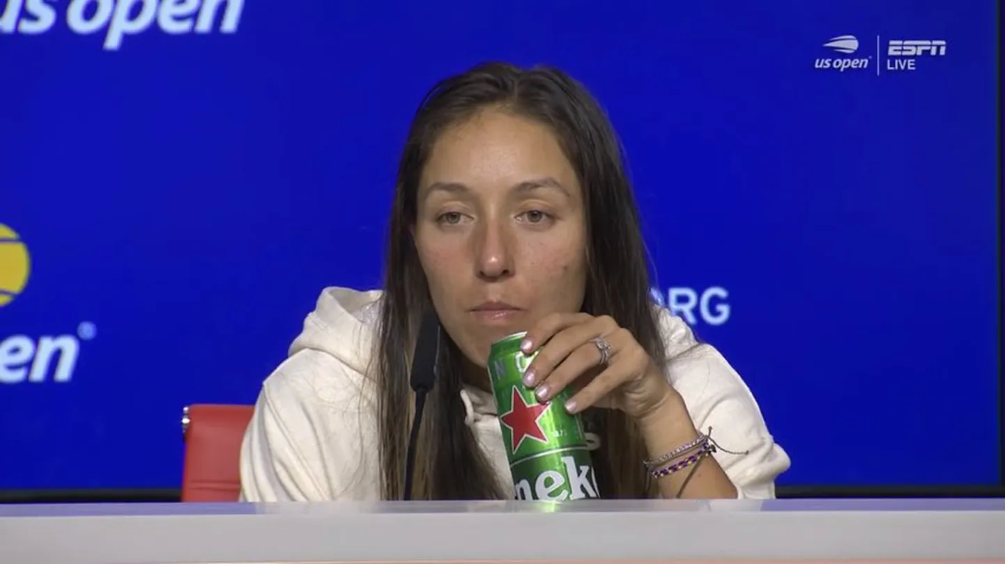 Jessica Pegula USA lahtiste pressikonverentsil.