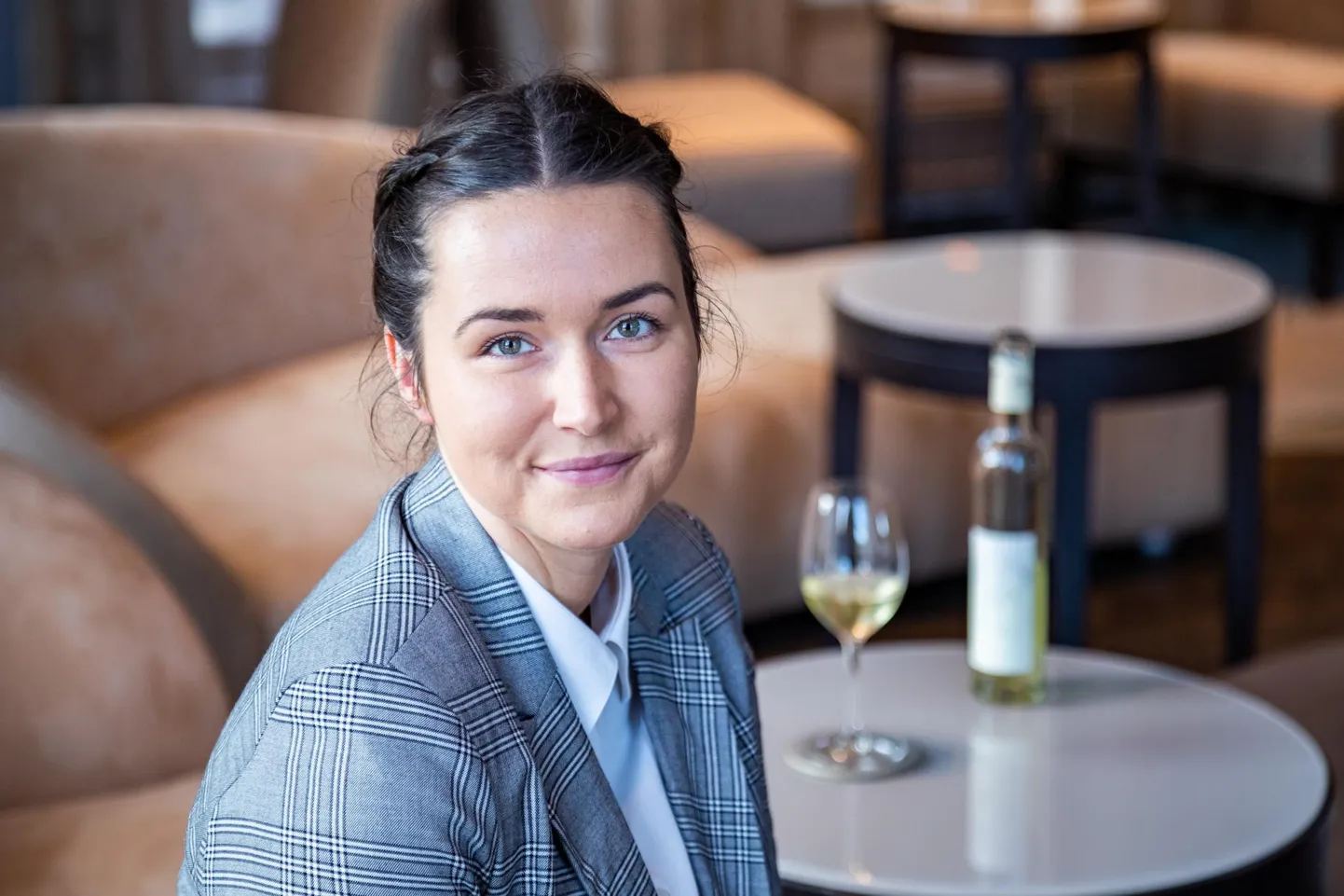 Dessertveinid - pildil Liliac&Kracheri põnev jäävein Rumeeniast - on ühed Karoline Reinholdi suursoosikud. «Hea koos tükikese sinihallitusjuustuga, näiteks Roqueforti või Gorgonzolaga,» soovitab praegune restorani 180 Degrees sommeljee.