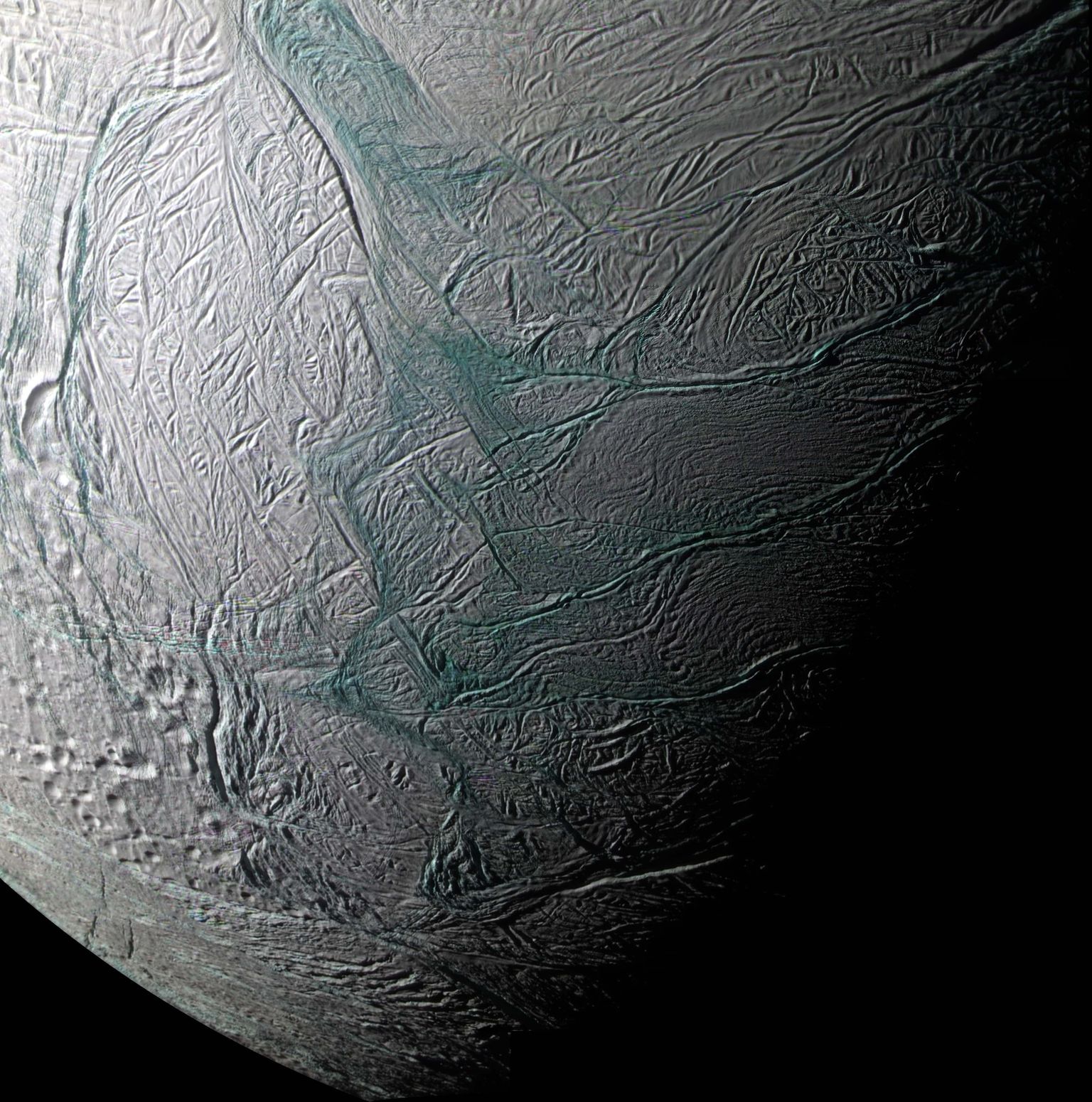 Cassini foto Enceladuse pinnast