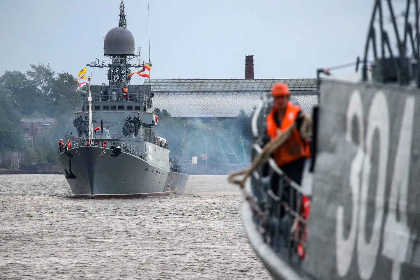 Korvett Kazanets tänavu Peterburi mereväeparaadil.