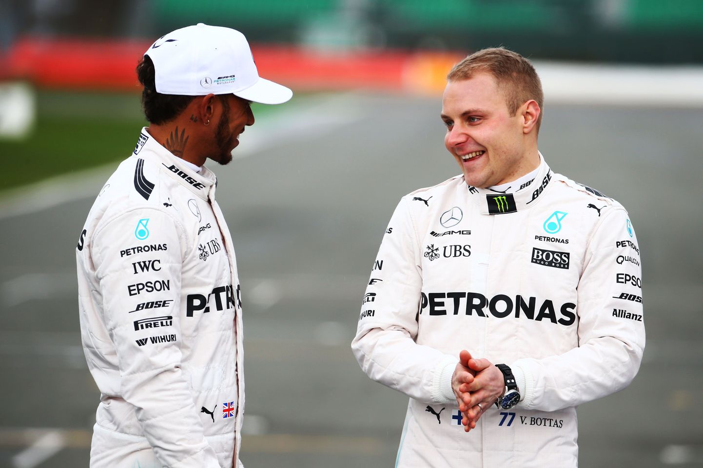 Lewis Hamilton (vasakul) ei saanud eelmise tiimikaaslase Nico Rosbergiga hästi läbi. Valtteri Bottast (paremal) on ta aga juba nimetanud parimaks meeskonnakaaslaseks oma karjääris.