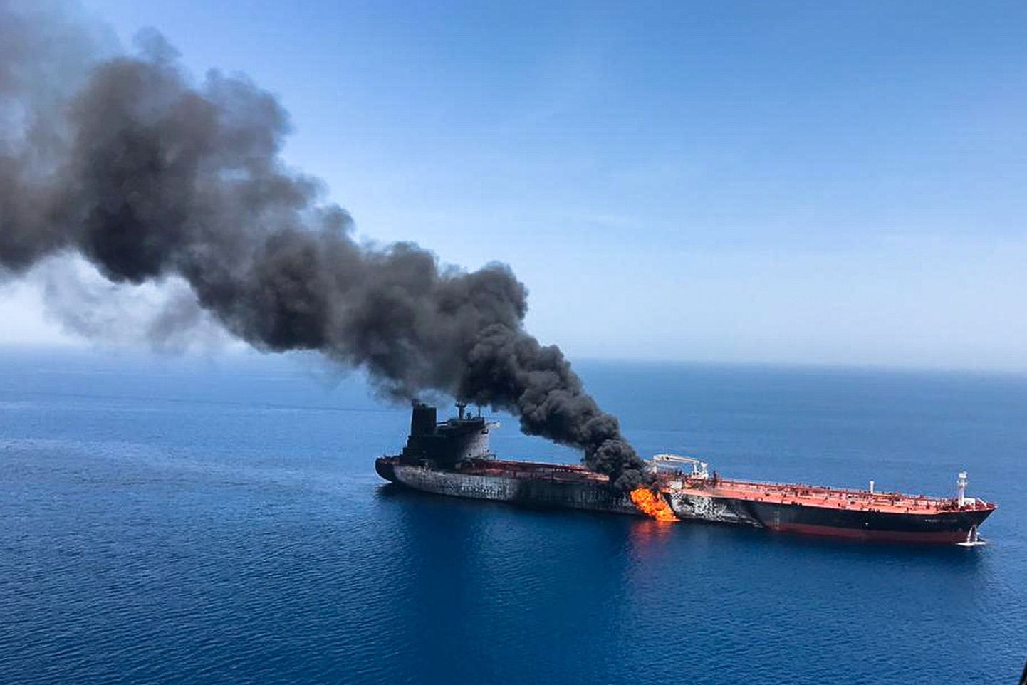 Omaani lahes neljapäeval rünnatud naftatanker.