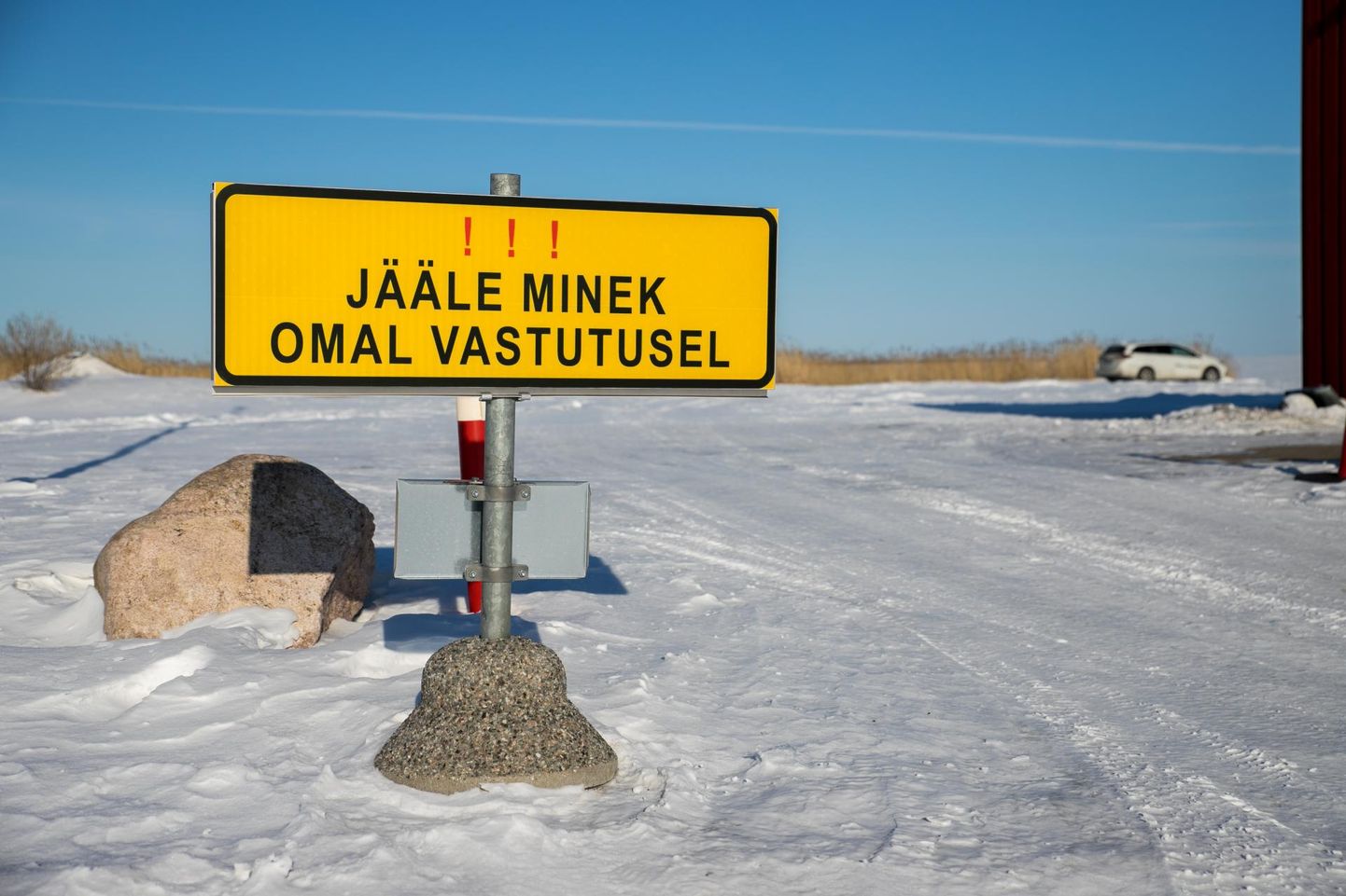 Hoiatussilt Munalaiu sadamas 2018. aastal.