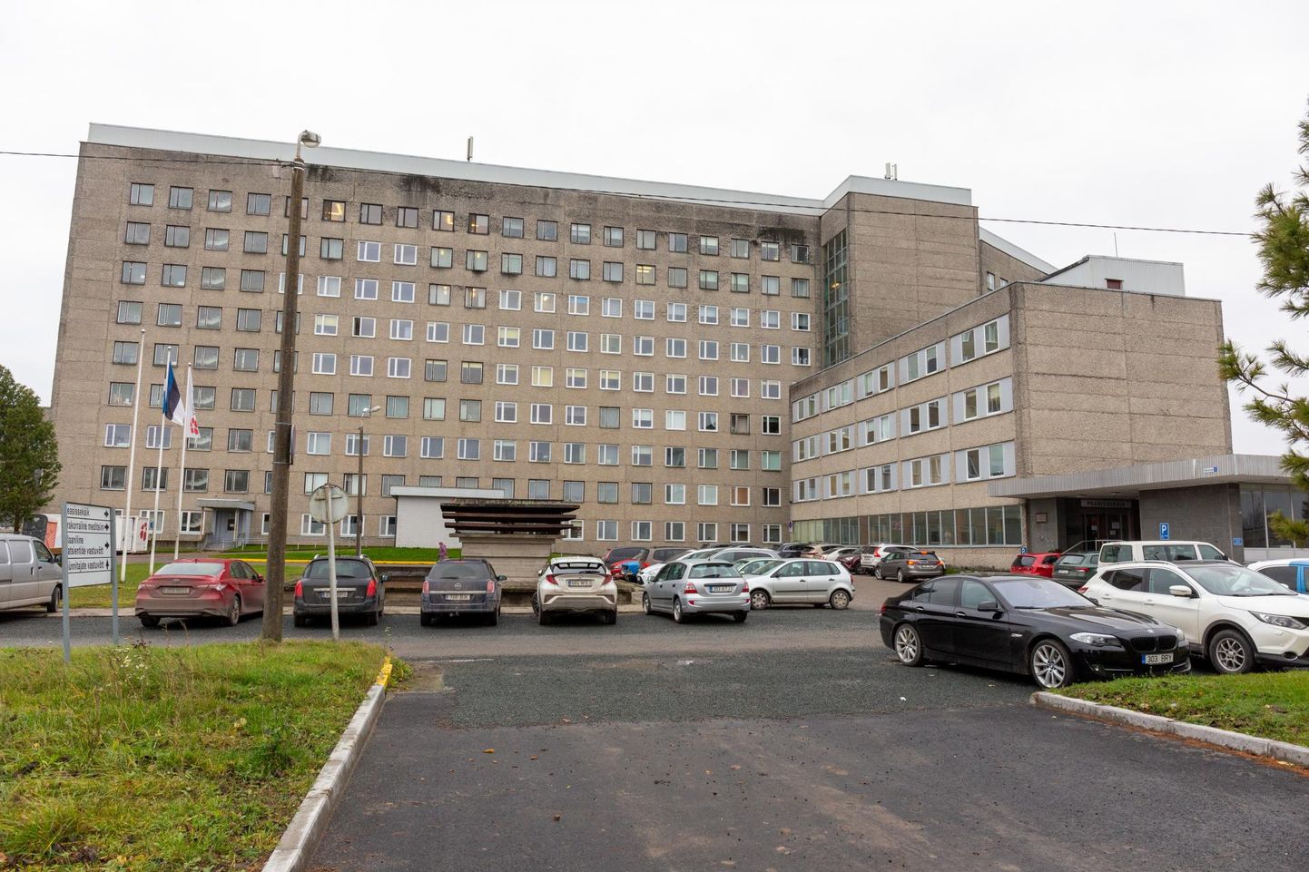 Viljandi haigla elektriarve tuleb kokku peamajas kasutatud elektrist, Jämejala pargis asuvatest hoonetest ning Ida-Virumaal ja Tallinnas asuvates osakondadest.