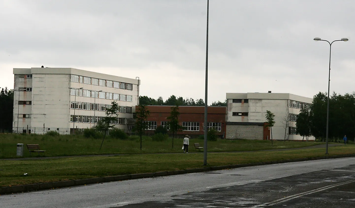 Kiviõli endise vene gümnaasiumi hoone jääb juba järgmisest õppeaastast tühjaks.