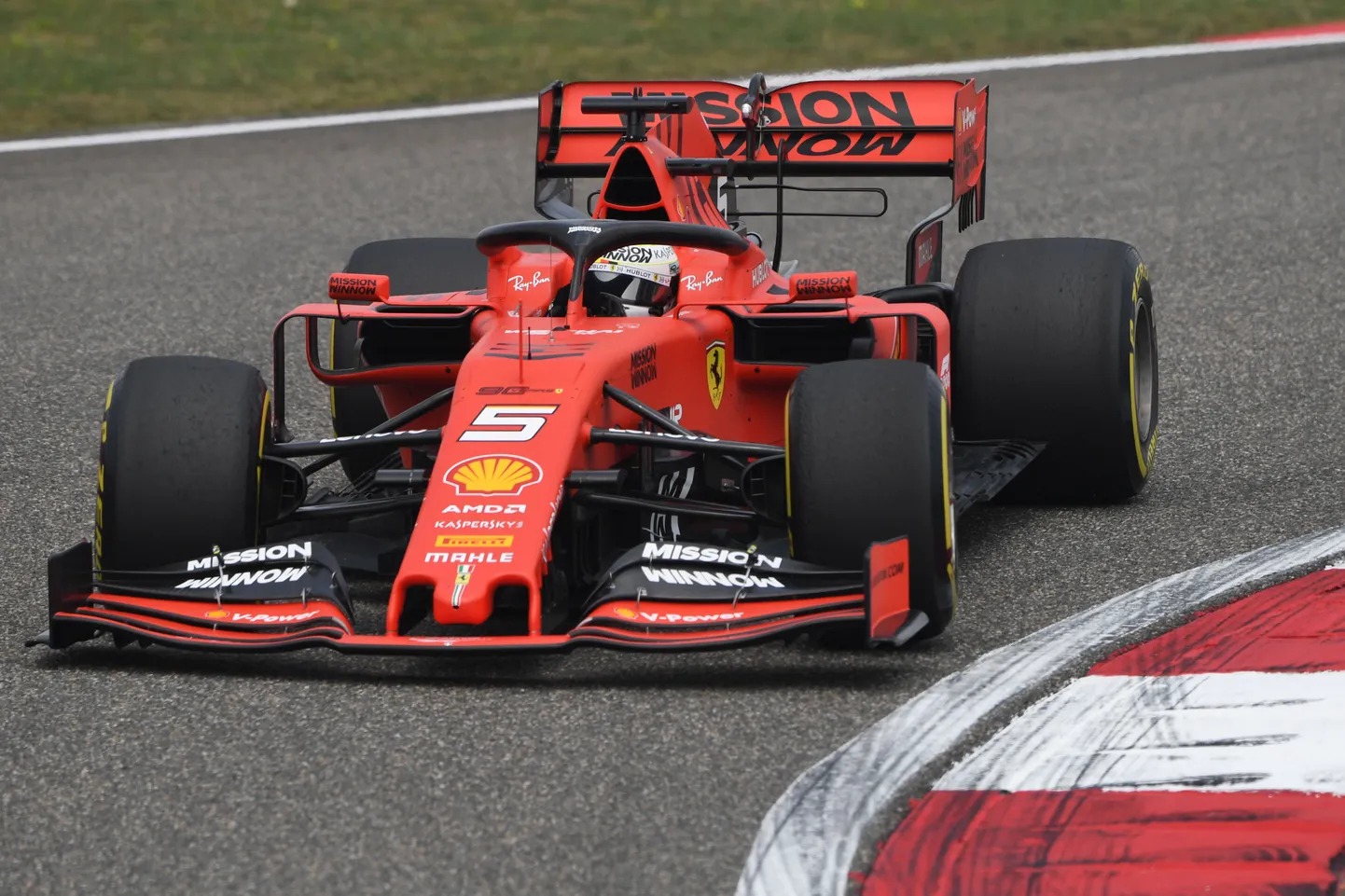 Sebastian Vettel tänasel esimesel vabatreeningul Shanghais.