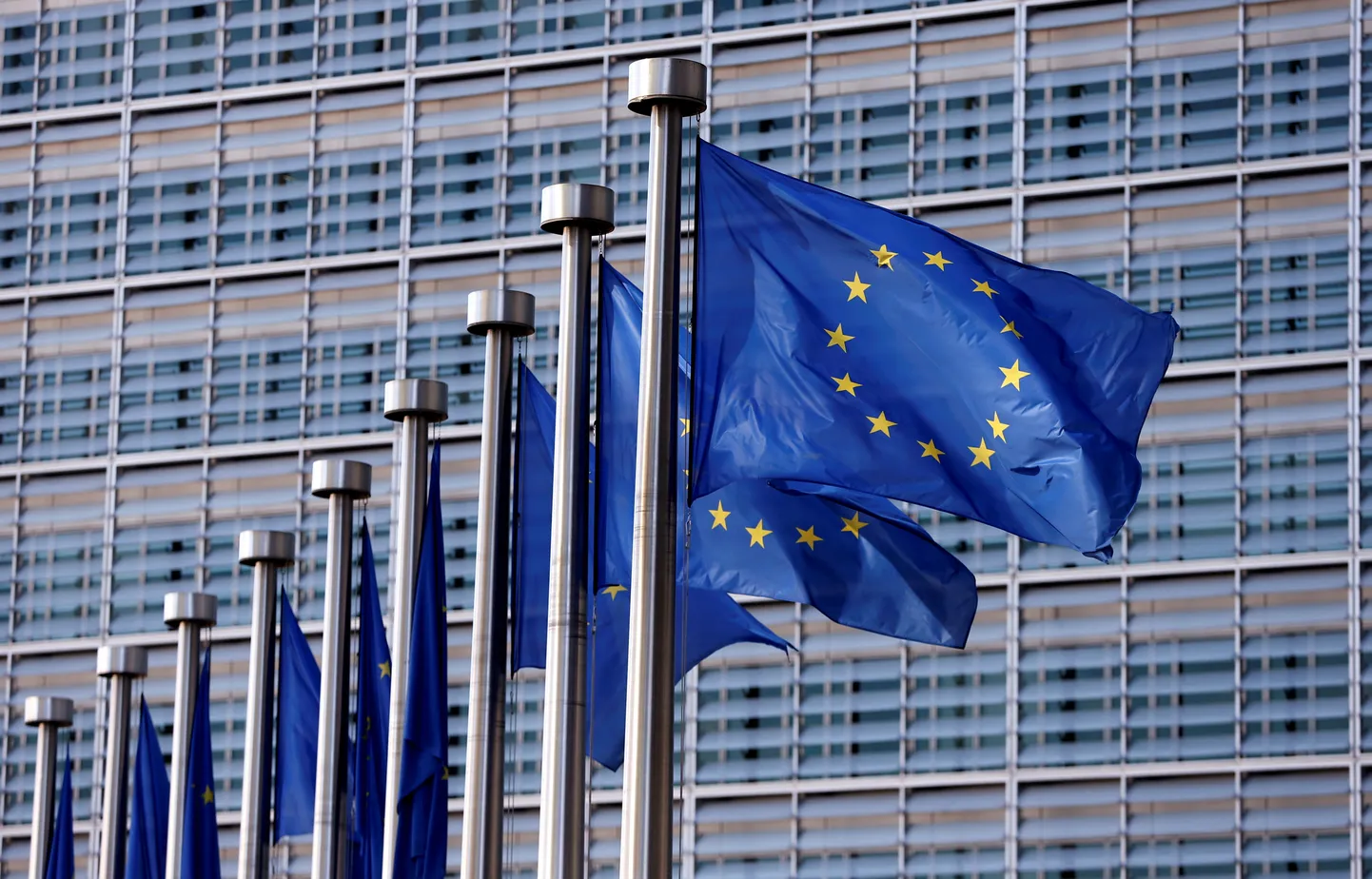 Euroopa Liidu lipud Euroopa Komisjoni peakorteri ees Brüsselis, Belgias. Arhiivifoto