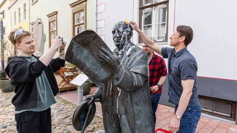 VIDEO JA GALERII ⟩ Lehetegijad küürisid papa Jannseni pidupäevaks puhtaks