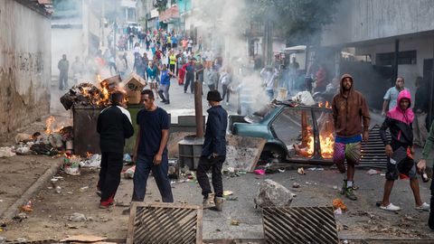 Venezuela pealinnas puhkesid Maduro-vastased meeleavaldused