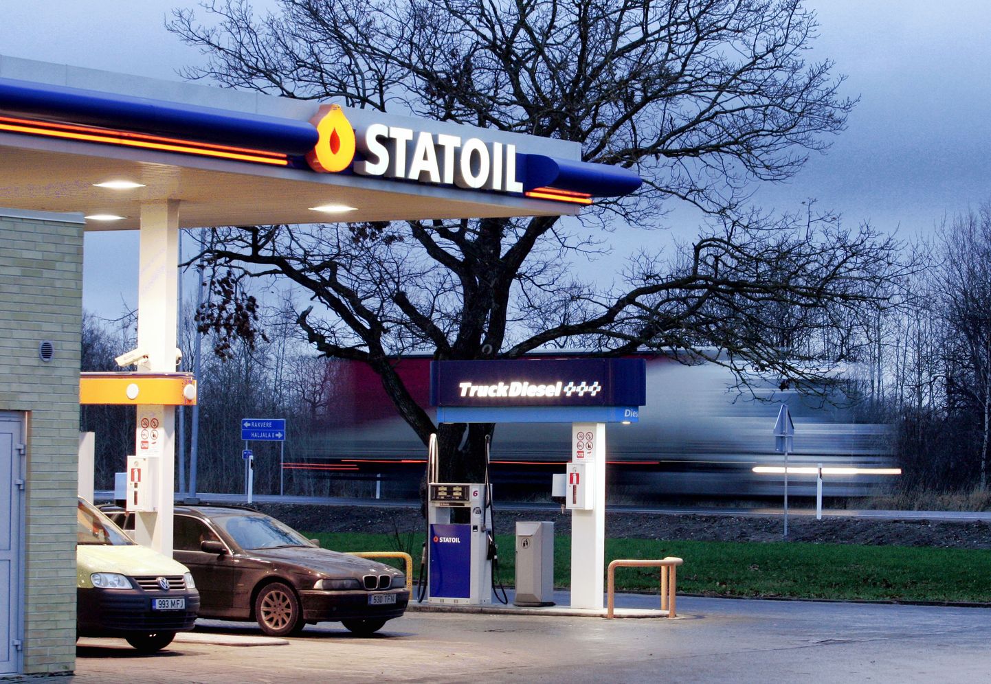 Заправка Statoil.