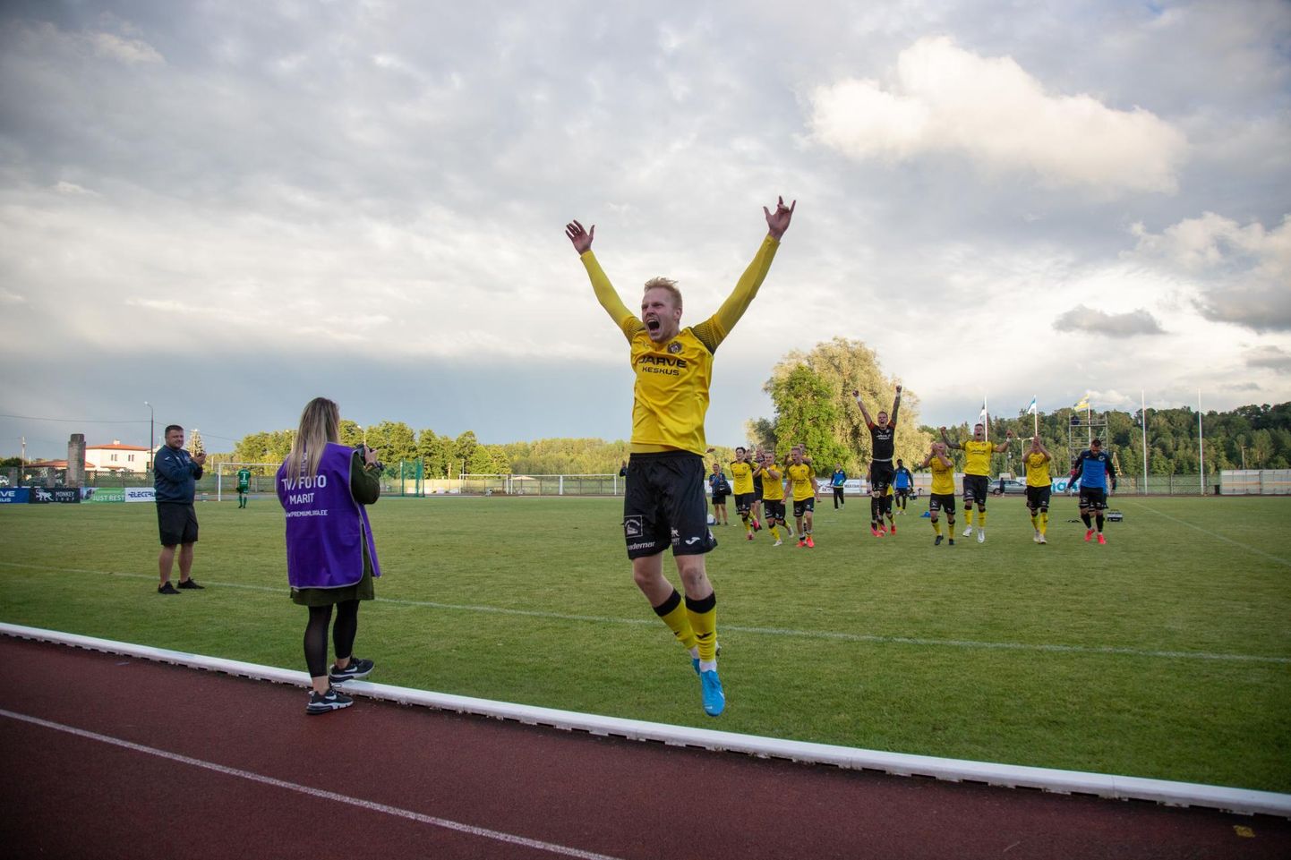 Tulevik võitis sel hooajal seni löömatuna püsinud valitsevat Eesti meistrit FC Florat 2:1.