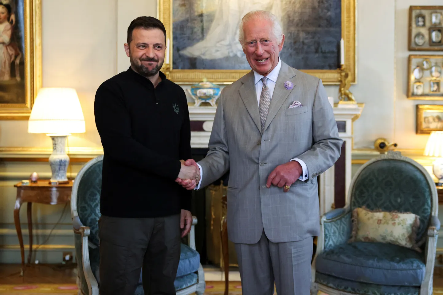 Ukraina president Volodõmõr Zelenskõi ja Suurbritannia kuningas Charles III.