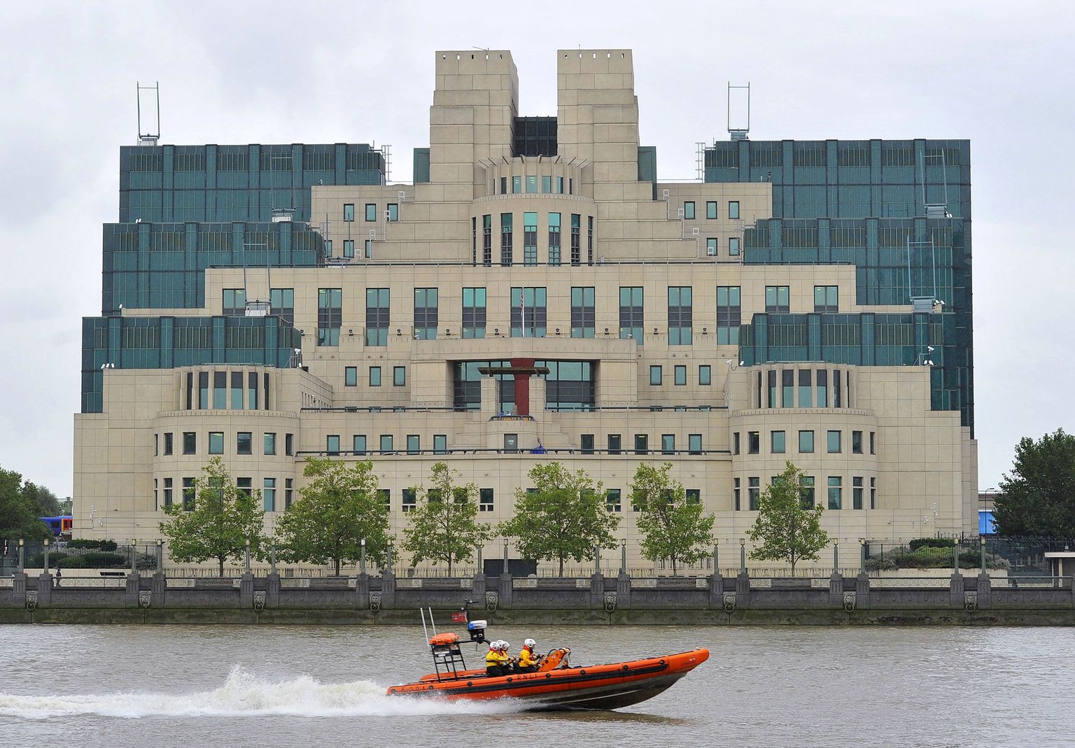 MI6 peakorter Londonis.