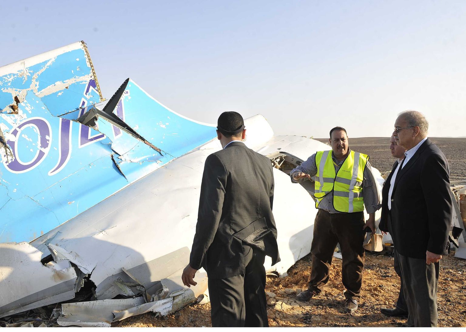 Обломки упавшего на Синае Airbus.