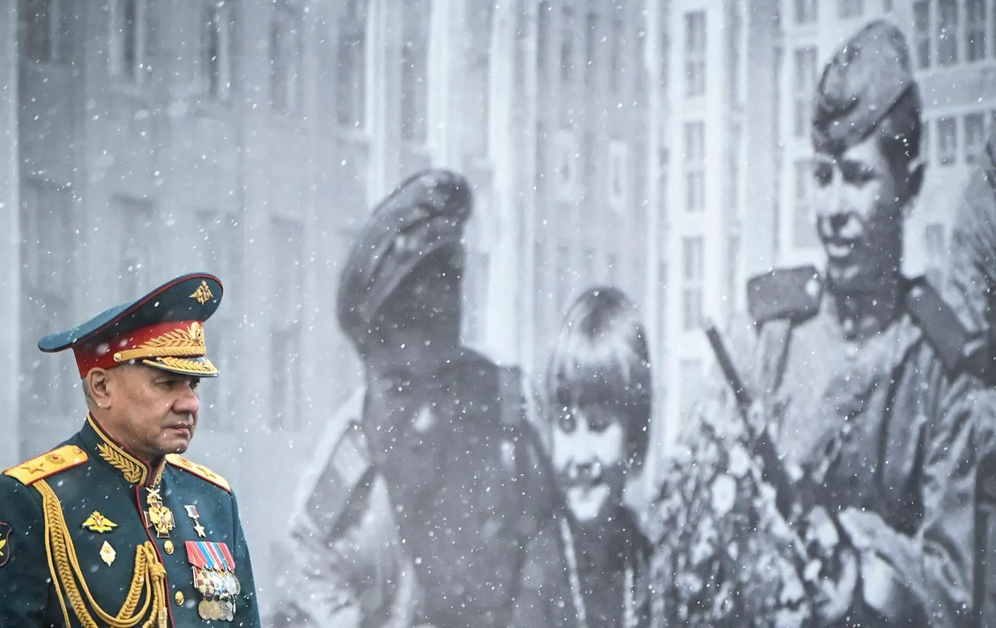 Venemaa kaitseminister Sergei Šoigu viimane paraad, 9. mail 2024. a. Tema protežeid juba vahistatakse.

 