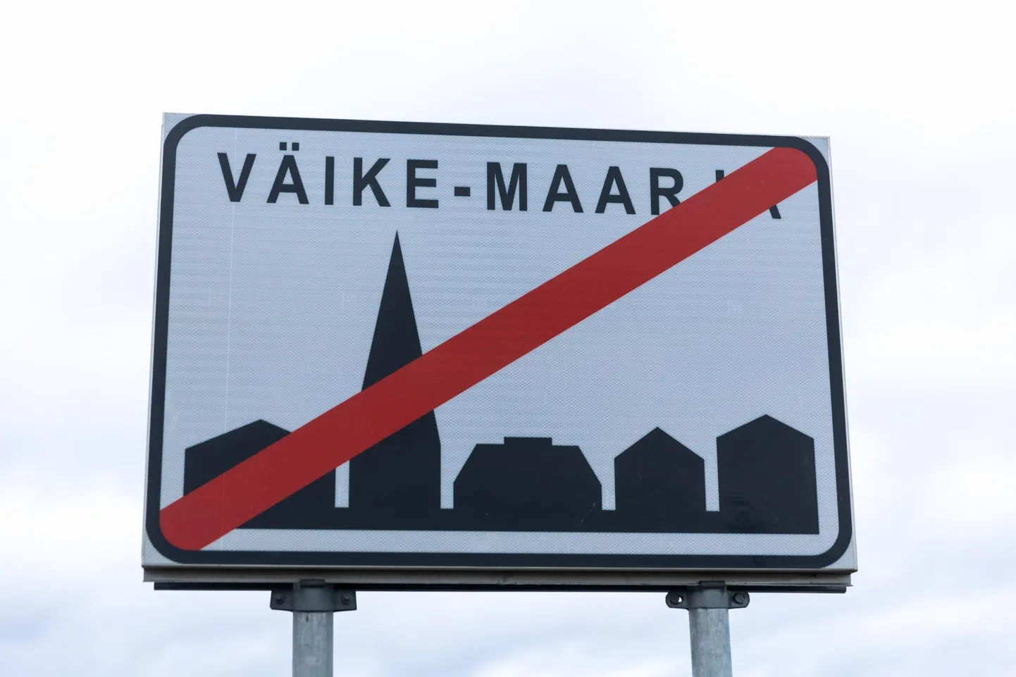 Reedel oli politseinikel asja Väike-Maarjasse.