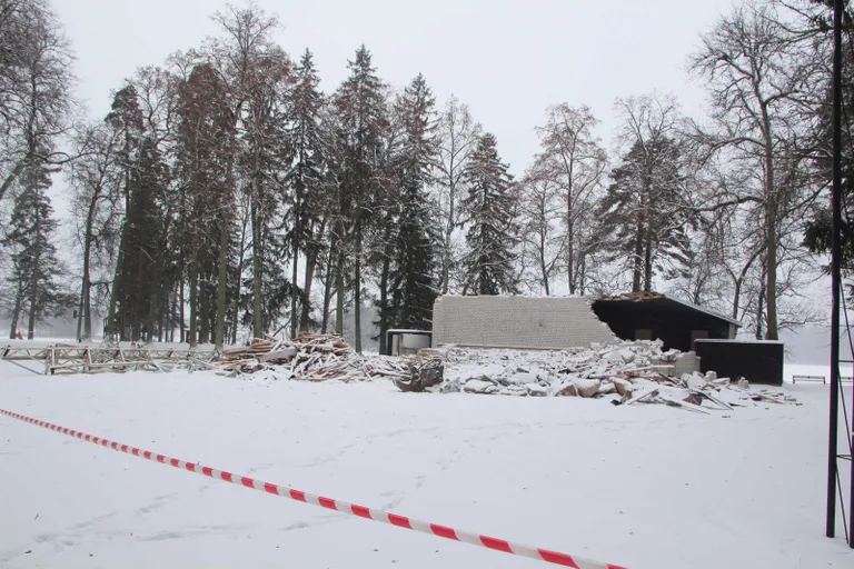 Pühajärve laululava lammutustööd