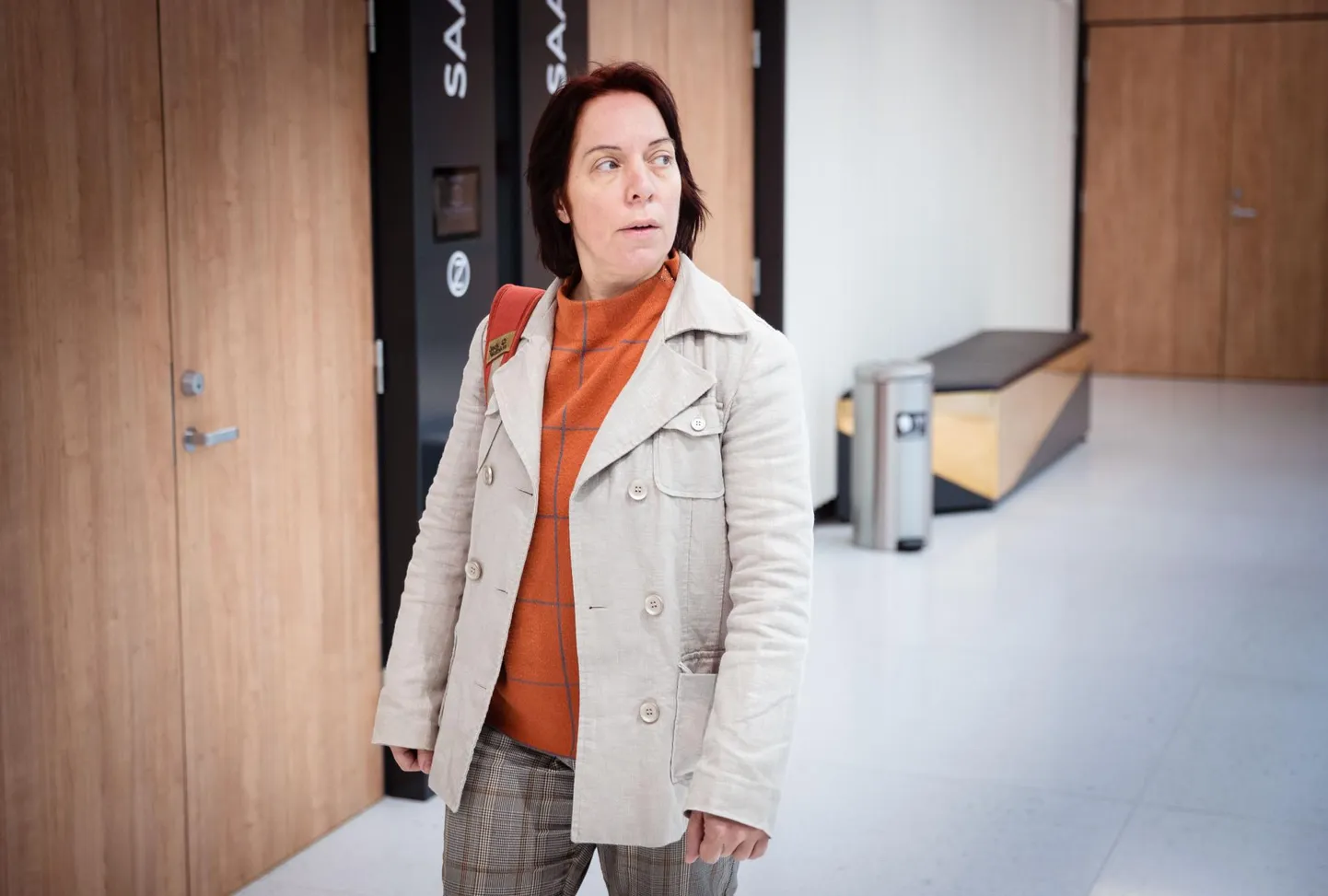 Mailis Reps kohtuistungil Harju maakohtus. Reps keeldus tütre piletite eest maksmast, järgmisena läinuks reisifirma inkassosse.