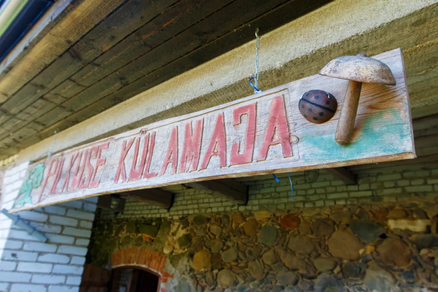 Üks kohtumistest leiab aset Pilkuse külamajas.