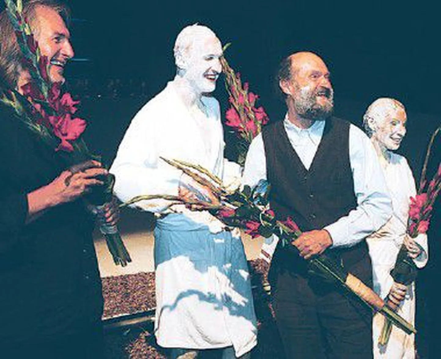 Pärast etendust: Tõnu Kaljuste, Mart Koldits, Arvo Pärt ja Riina Maidre.