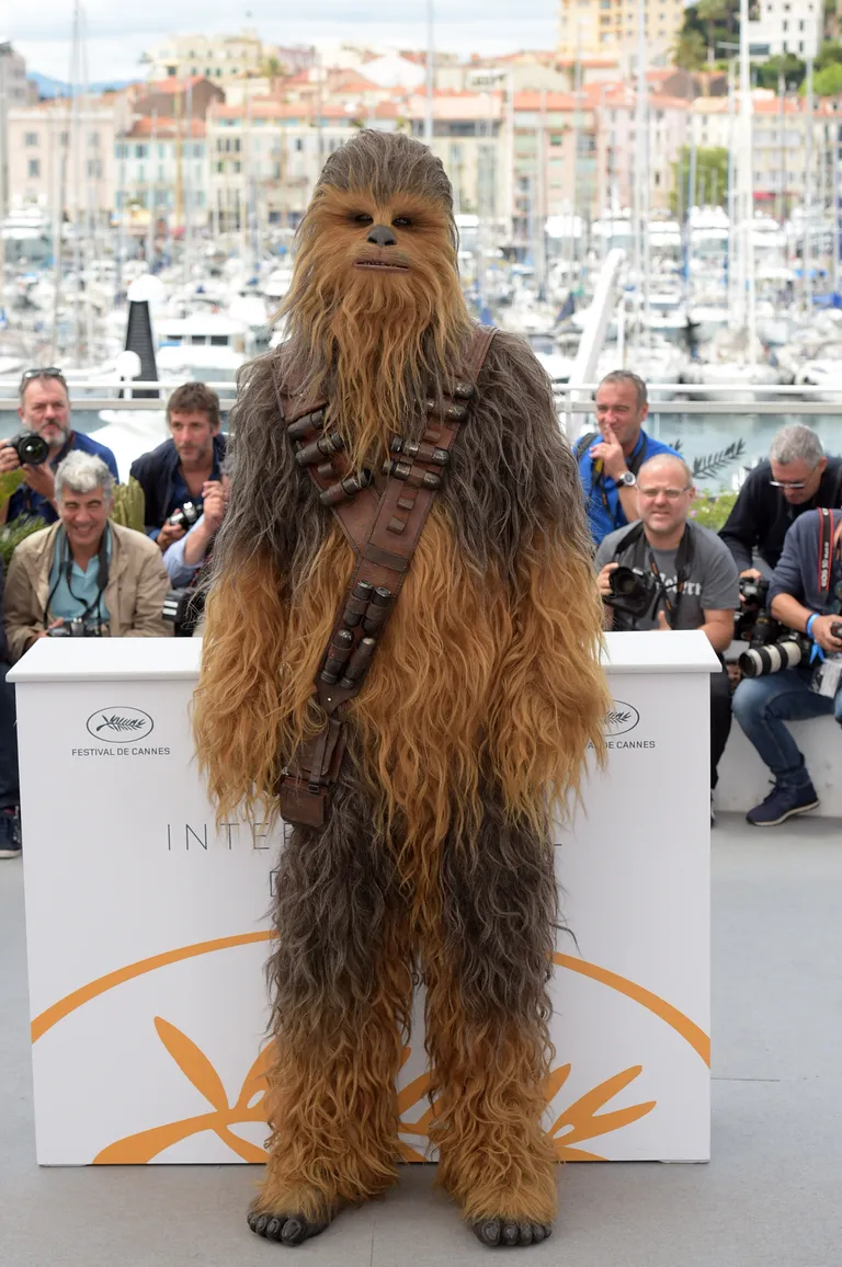 Joonas Suotamo (Chewbacca)