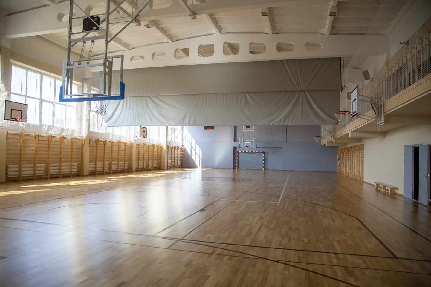 Rīgas 93. vidusskolas sporta zāle.