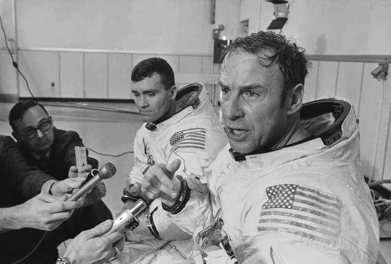 "Apollo 13" astronauti pirms došanās kosmosā.