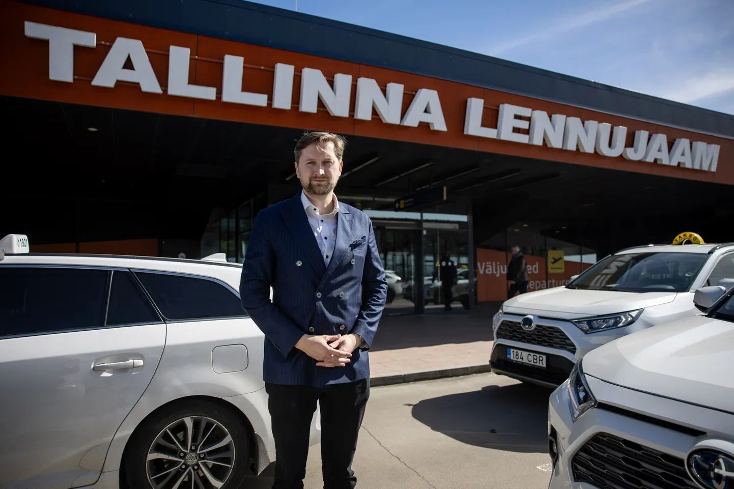 Jaak Madison Tallinna lennujaamas 14. aprillil 2024. a.