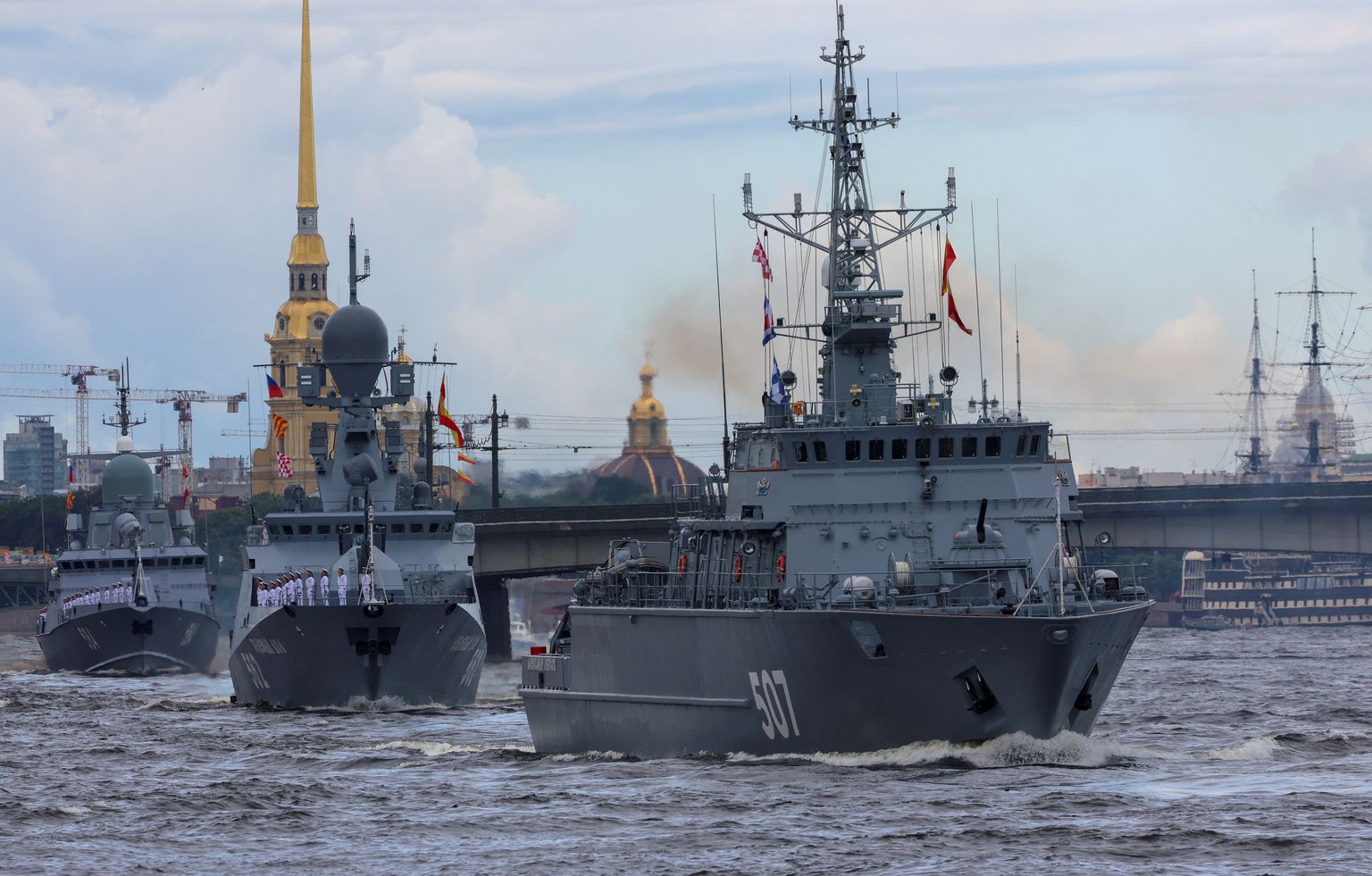 Vene mereväe päeva paraad Peterburis.