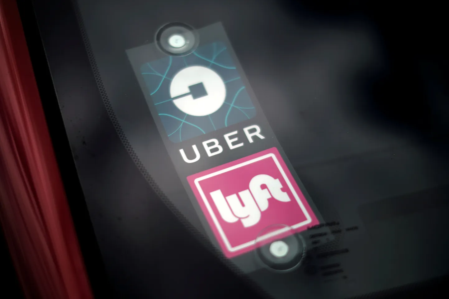 Uberi ja selle konkurendi Lyft auto San Diegos.