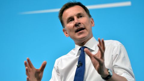 Трасс ведет кризисные переговоры с новым министром финансов Великобритании