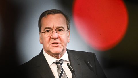 NATO aizsargā Eiropu no Irānas raķetēm, paziņo Pistoriuss