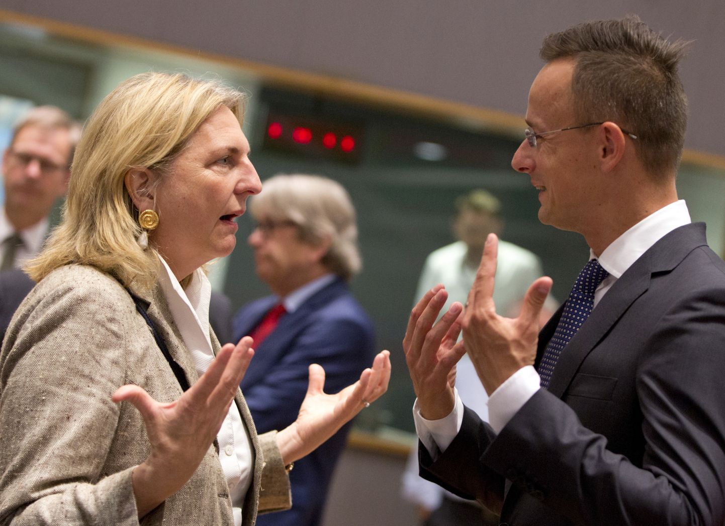 Austria välisminister Karin Kneissl ja Ungari välisminister Peter Szijjarto Brüsselis.