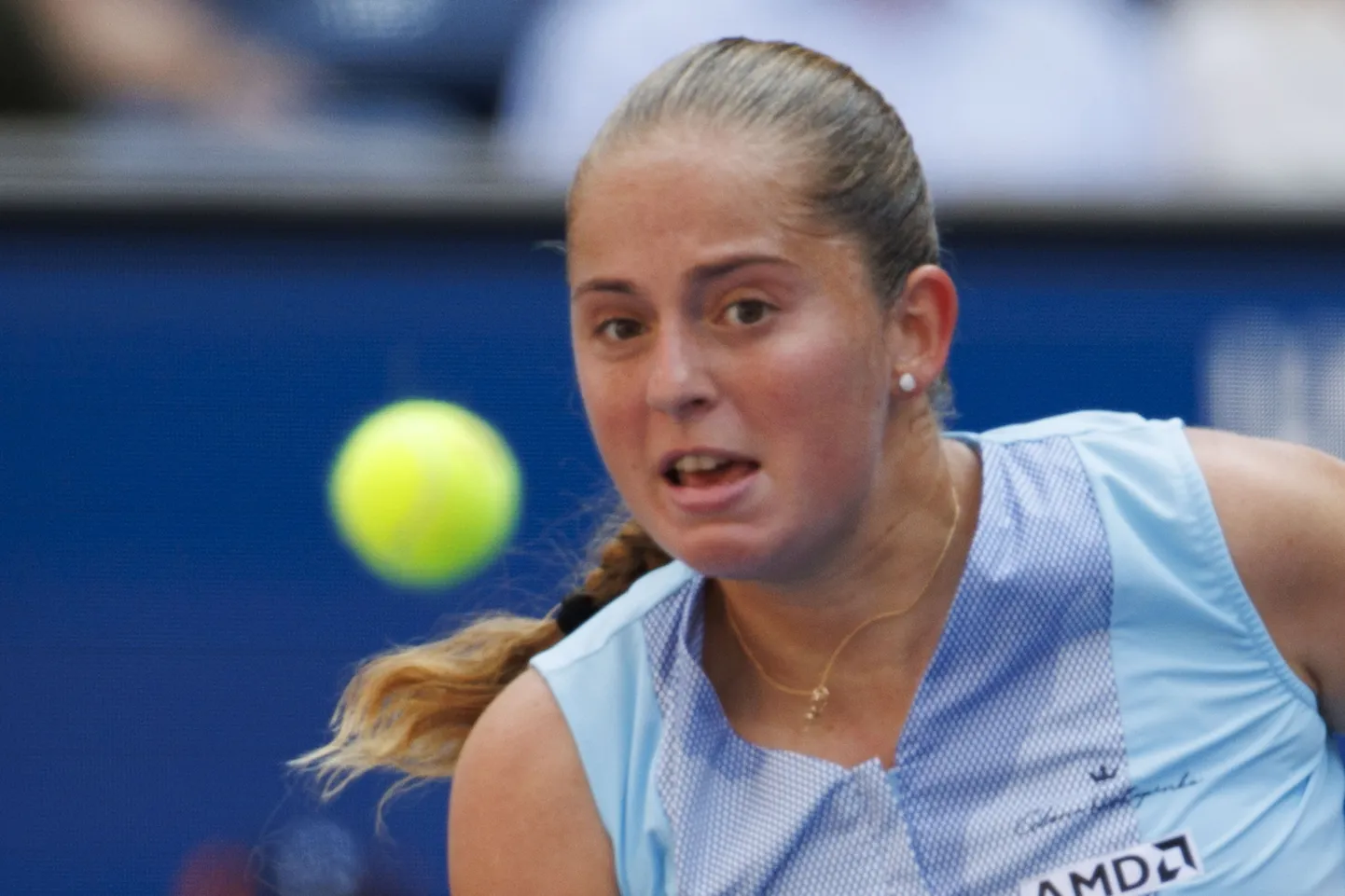 Aļona Ostapenko.