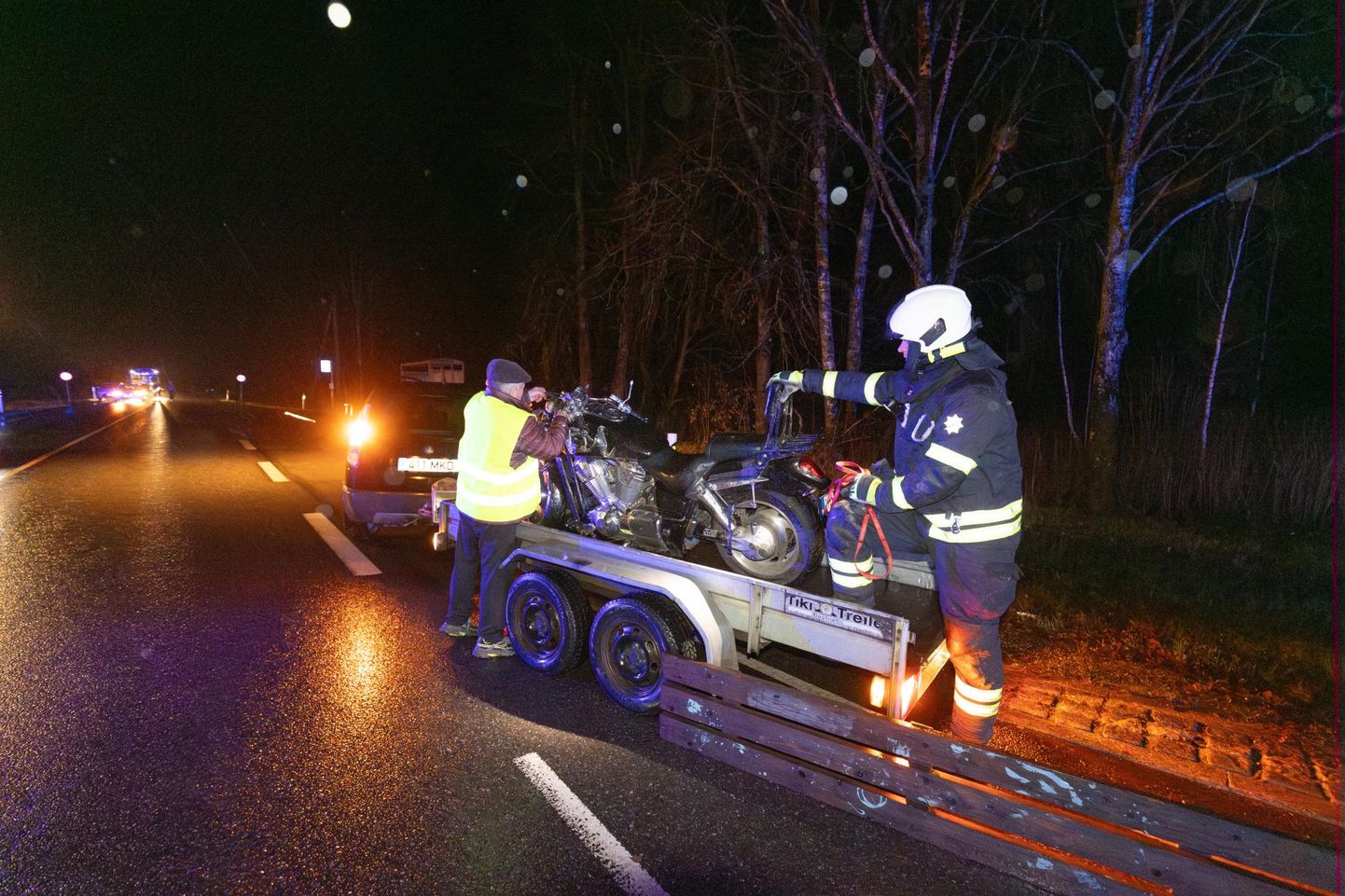 Raske avarii Viljandimaal Valga–Uulu maanteel Mõisaküla teeristis juhtus pühapäeva õhtupimeduses.