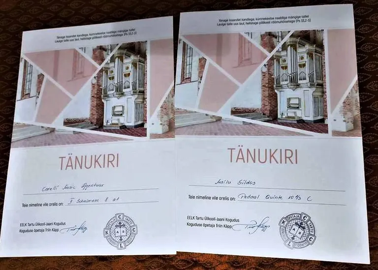 Tänukirjad esimestele vileomanikele.
