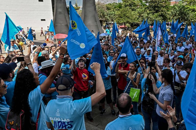 Abordi seadustamise vastased meeleavaldajad Colombias Medellínis 19. veebruaril 2020. 