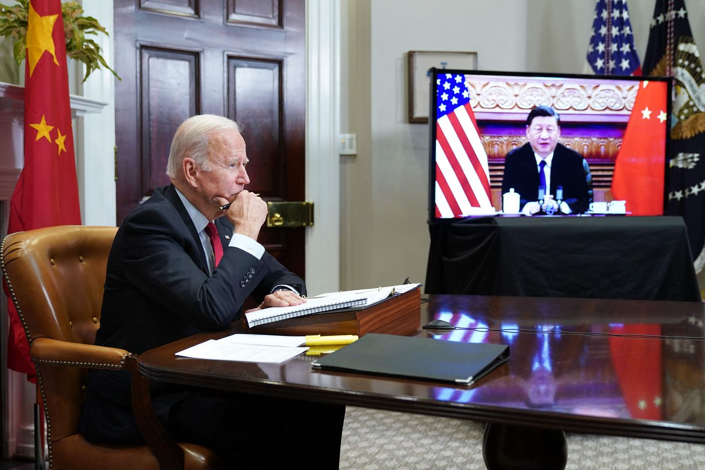 USA president Joe Biden vestlemas Hiina liidri Xi Jinpingiga.