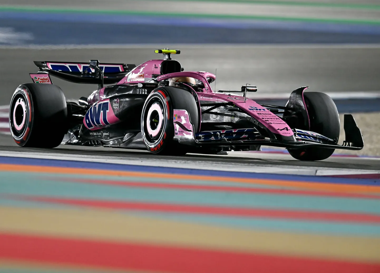 Alpine'i F1 meeskonna sõitja Pierre Gasly Katari GP-l. Prantslane jätkab tiimi põhisõitjana ka 2025. aastal. Täpselt sama autoga võib Paul Aron saada võimaluse sõita nädala pärast F1 noorte sõitjate testipäeval.