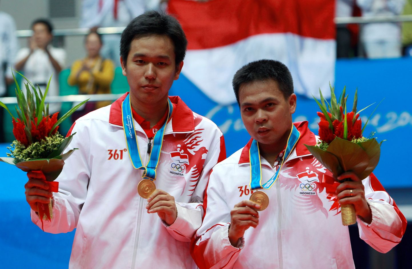 Indoneesia sulgpalluri Markis Kido (paremal) süda jäi keset sulgpallimatši seisma ning päästa teda ei õnnestunud.