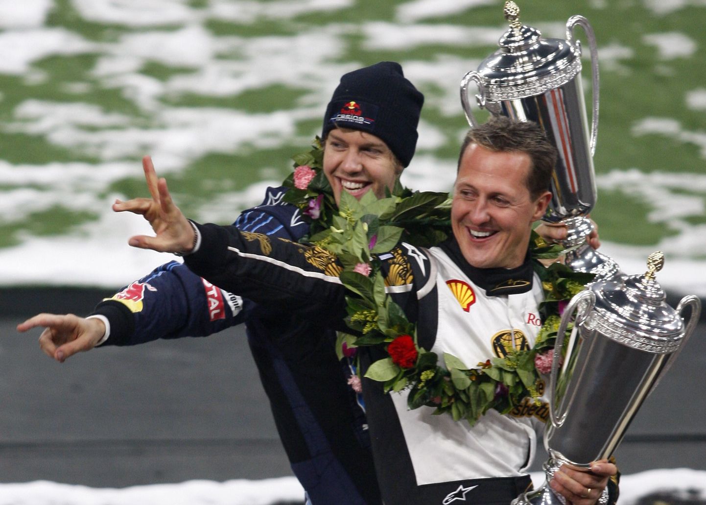 Michael Schumacher(paremal) ja Sebastian Vettel tõid Saksamaale võidusõidu rahvuste karika võidu