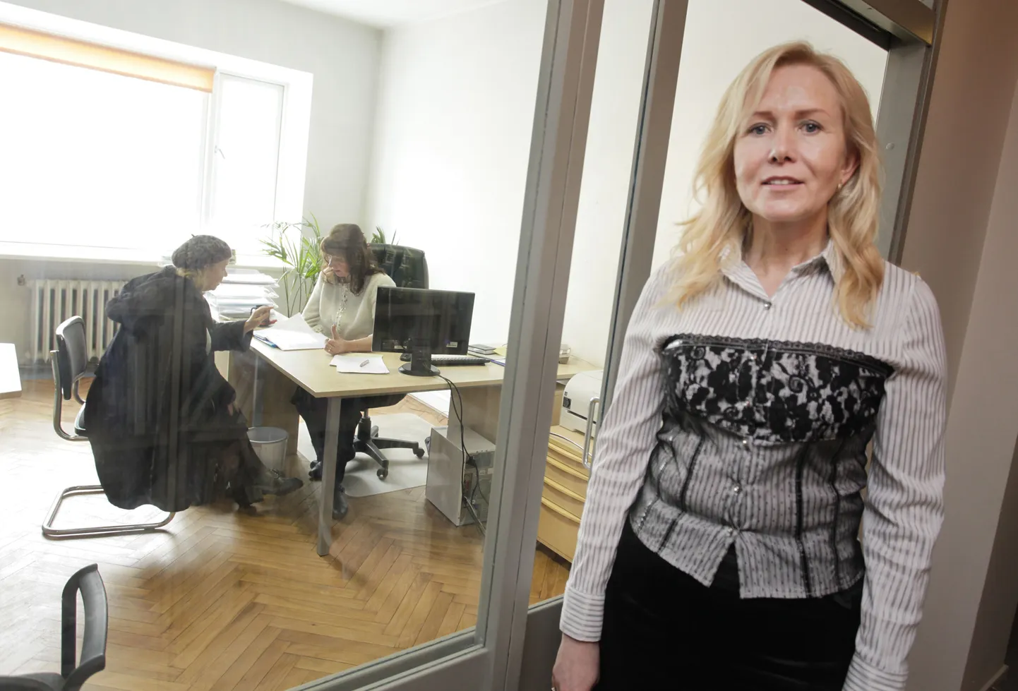 TJuristid annavad Pärnus tasuta õigusabi. Pildil on Krista Paal.