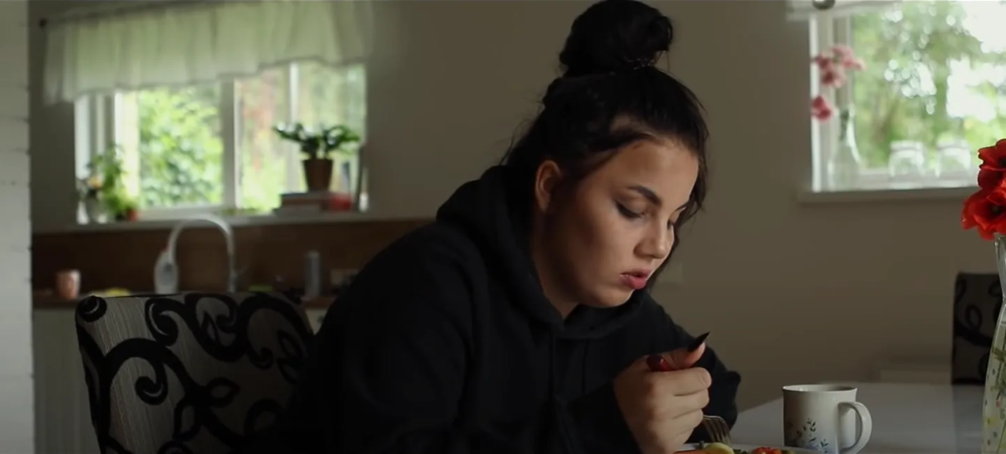Laura Maria Kuur enda tehtud lühifilmis «Suled silmas».