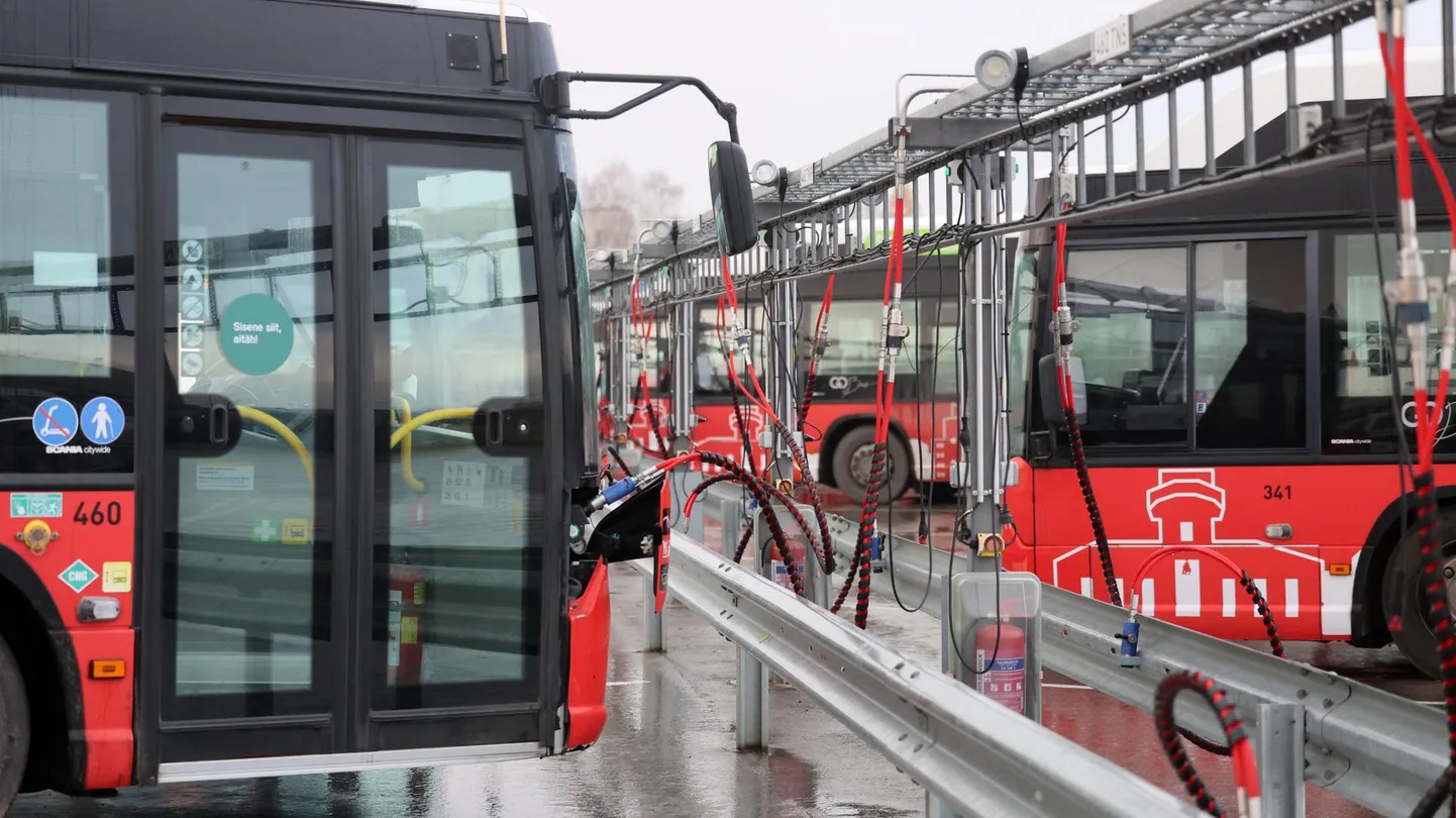 Tartu linnaliindel sõidavad kõik bussid biogaasiga. Konkurendi küsimus on, kas Go Bus saab kütusehinna eest õiget hinda või tingib liinikilomeetri hinnavalem ülekompenseerimise, mis moonutab turgu.
