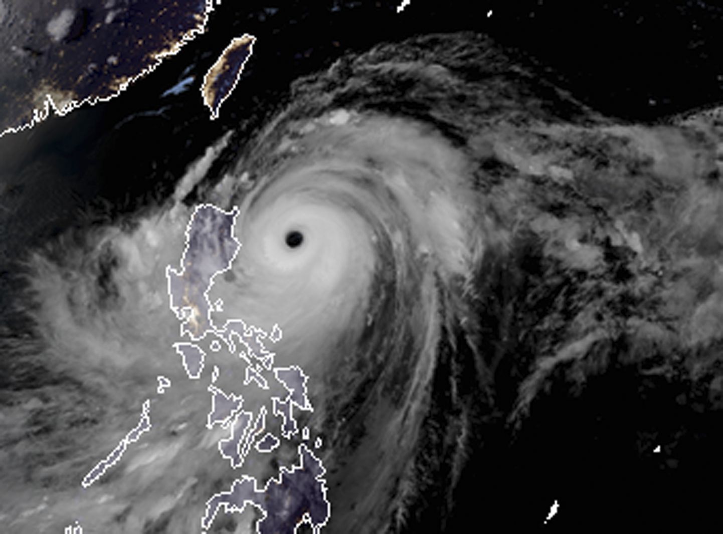 Taifuun Mangkhut satelliidilt nähtuna.