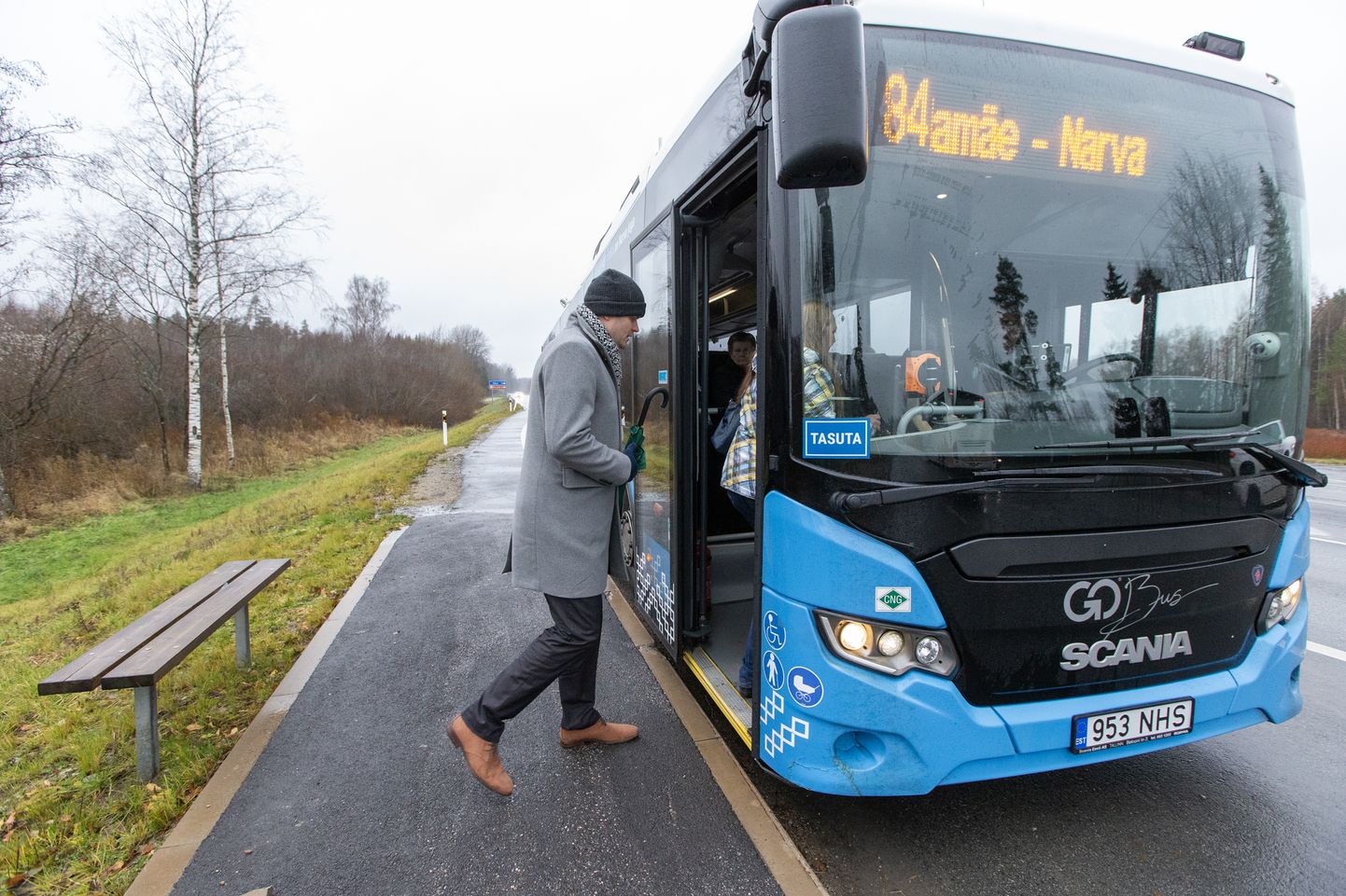 Министр регионального развития Мадис Каллас впервые проехался на бесплатном автобусе месяц тому назад в Ида-Вирумаа. Вероятно, это стало для него также последней подобной поездкой.