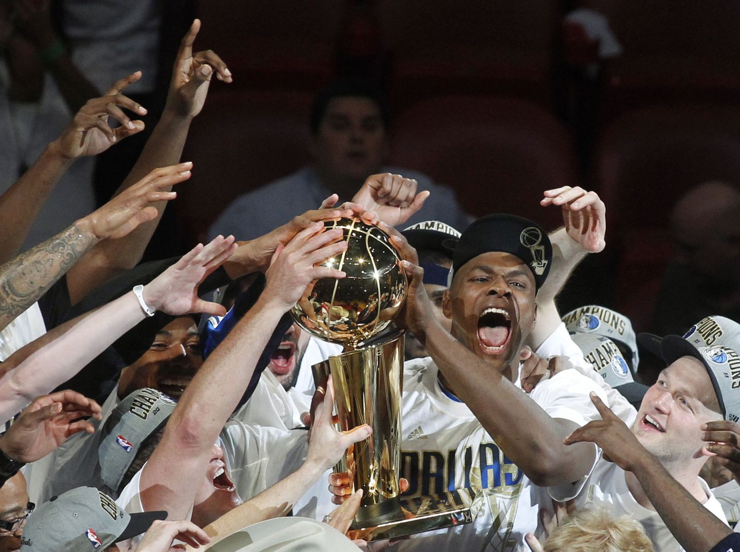Dallas Mavericks krooniti lõppenud hooajal NBA meistriks. Kas järgmisel hooajal ka pall mängu pannakse pole veel kindel.