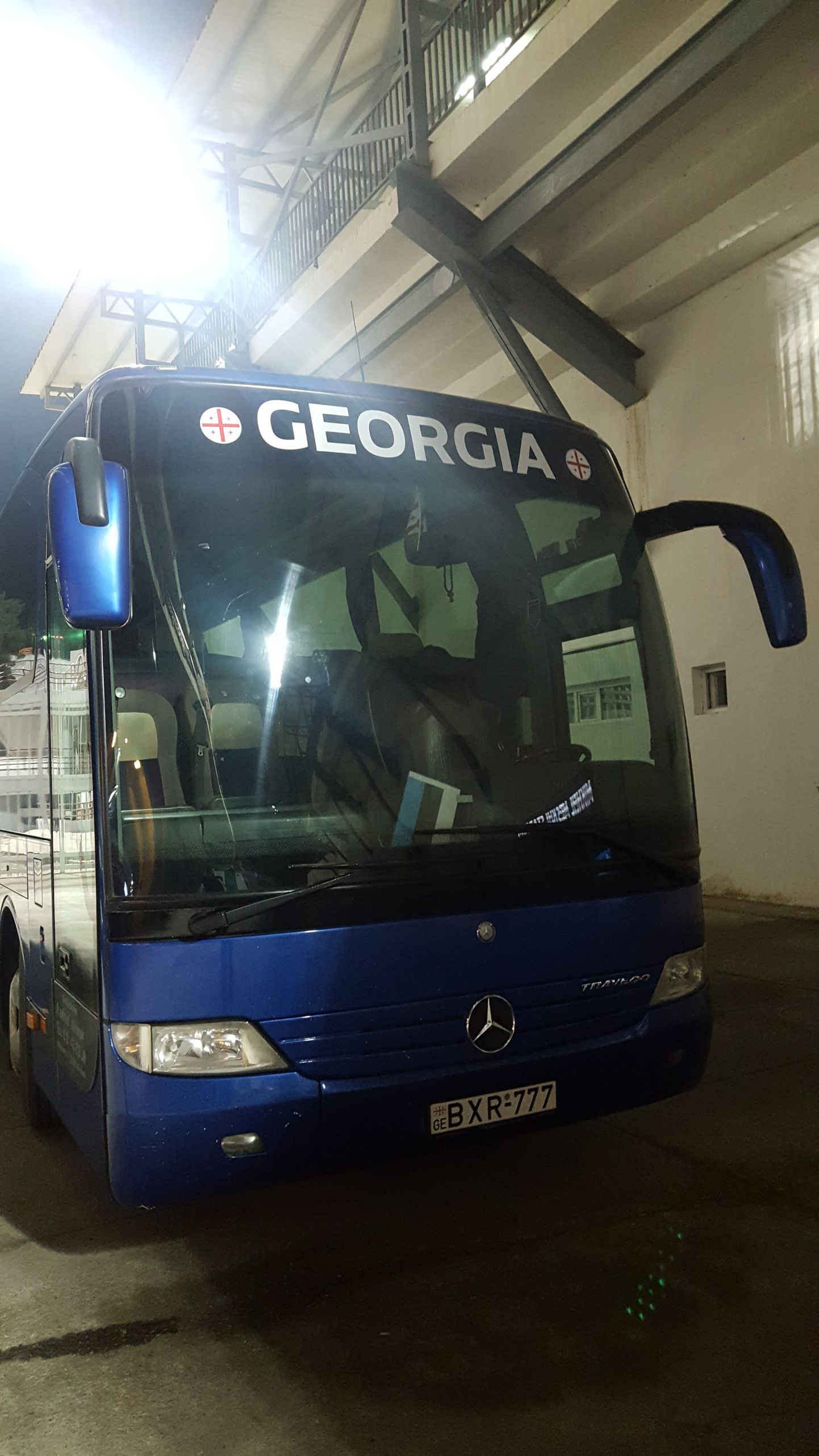 Gruusia koondis laenas eestlastele lahkelt oma õnnenumbriga bussi.